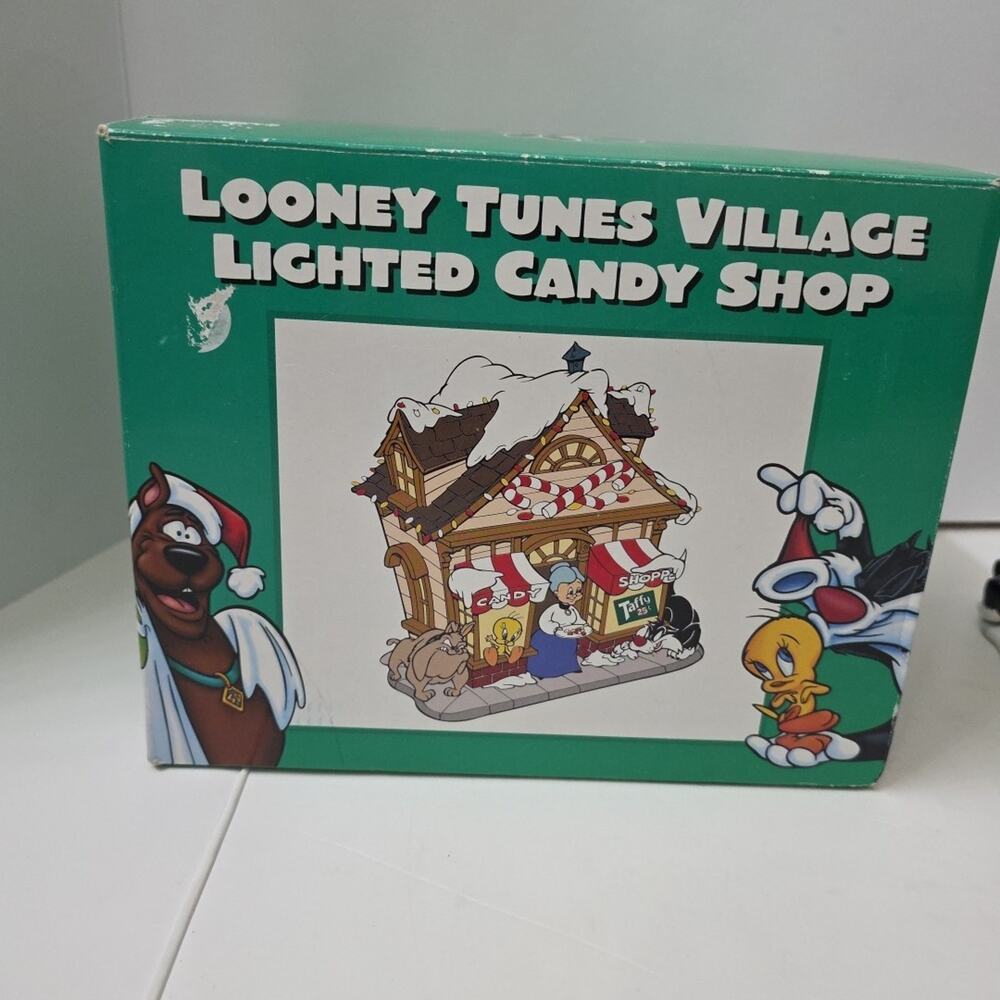 Looney Toones Candy Shop Ceramic Light Up House - Warner Bros Studio Store 1998 - Picture 5 of 9